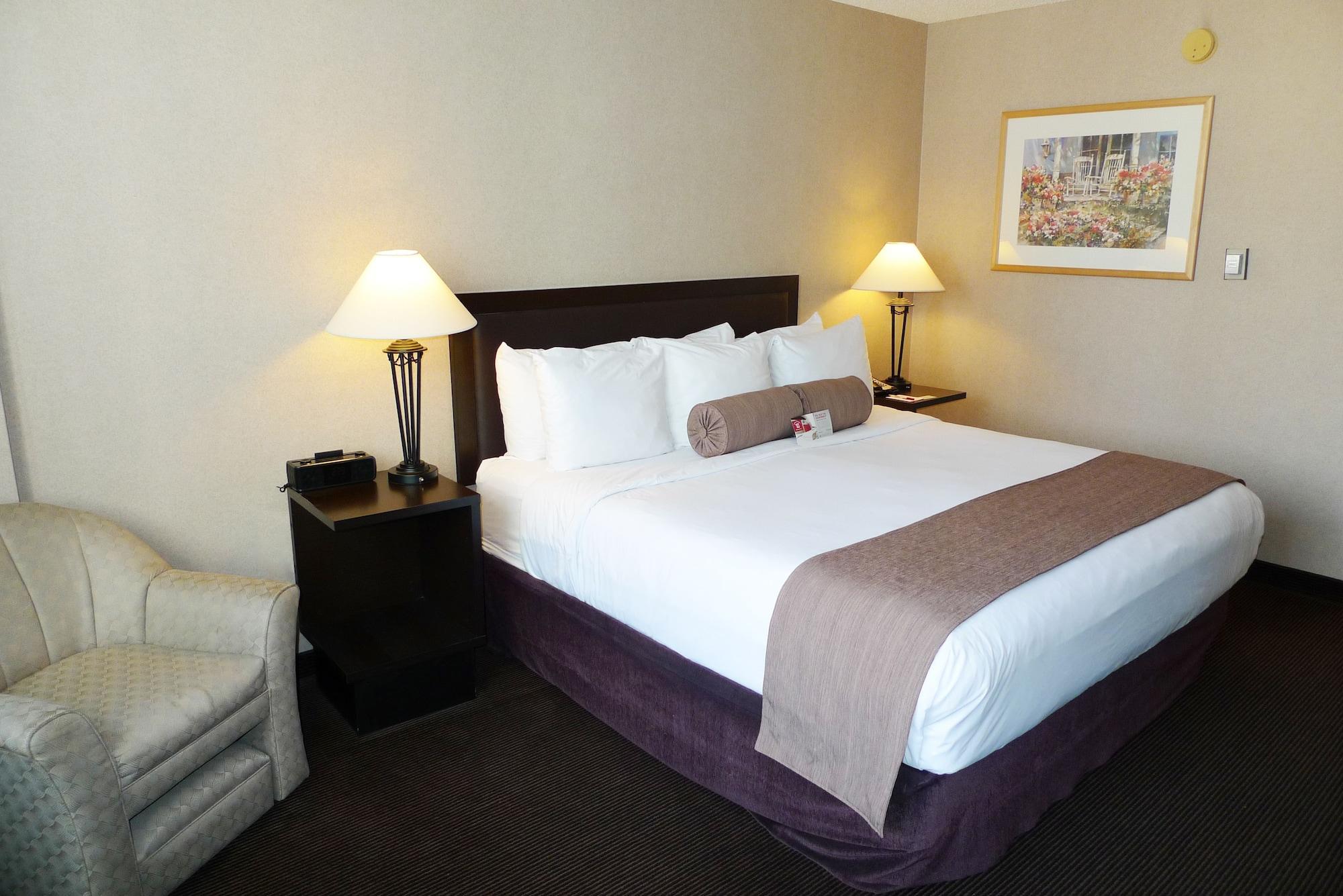 Hotel Ramada Plaza By Wyndham Calgary Downtown Exterior foto