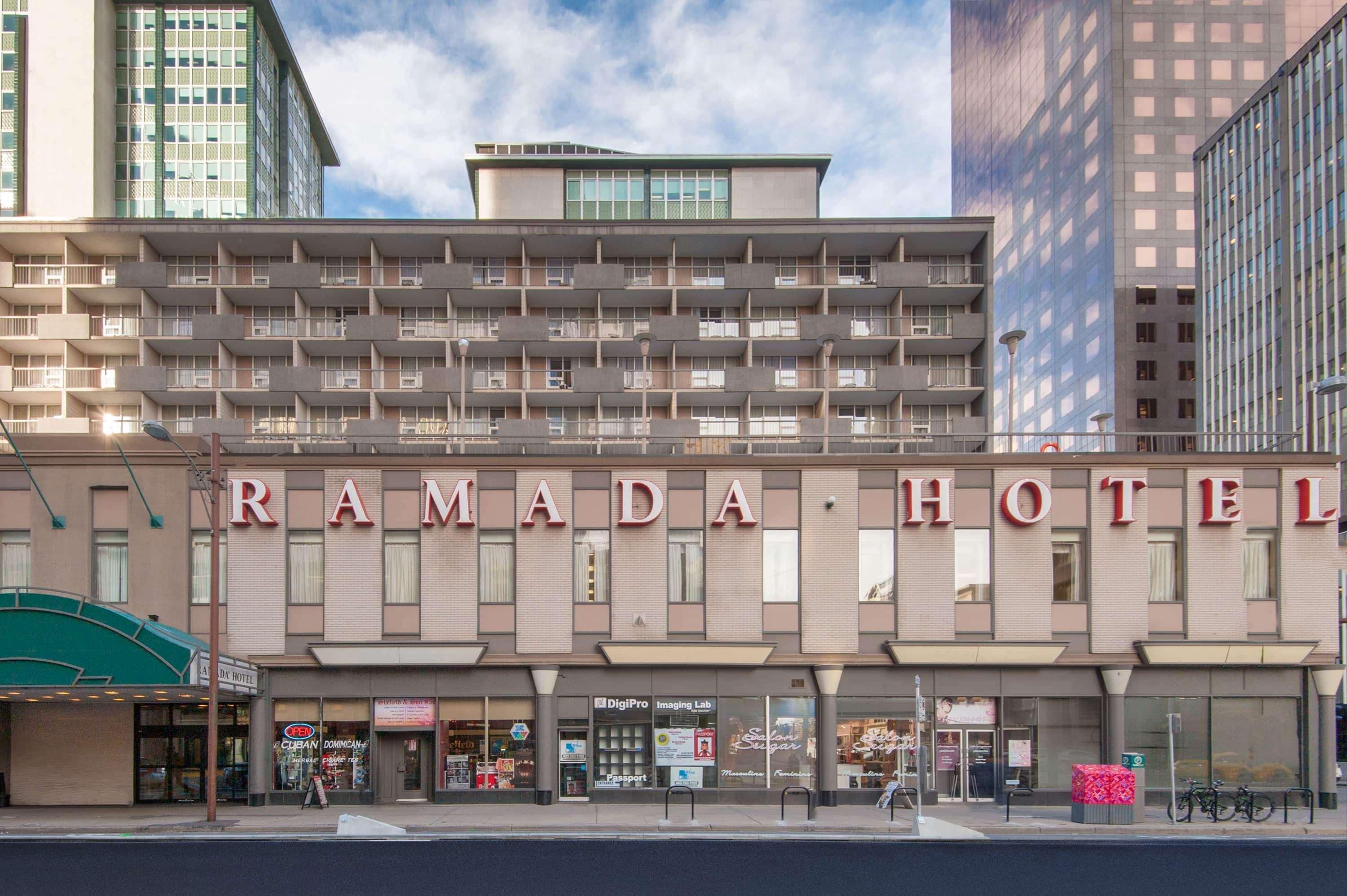 Hotel Ramada Plaza By Wyndham Calgary Downtown Exterior foto