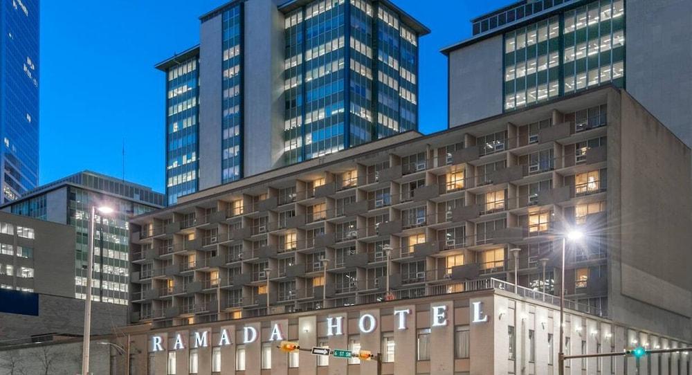 Hotel Ramada Plaza By Wyndham Calgary Downtown Exterior foto