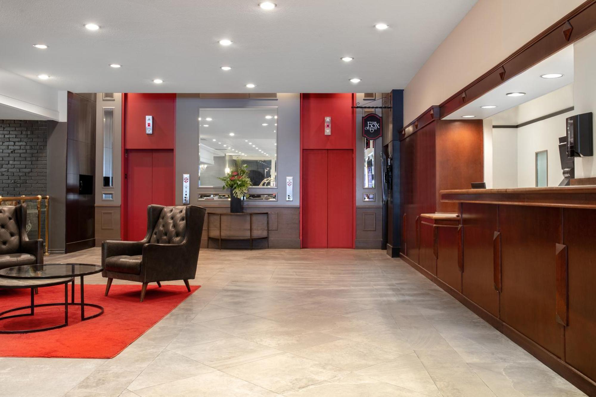 Hotel Ramada Plaza By Wyndham Calgary Downtown Exterior foto