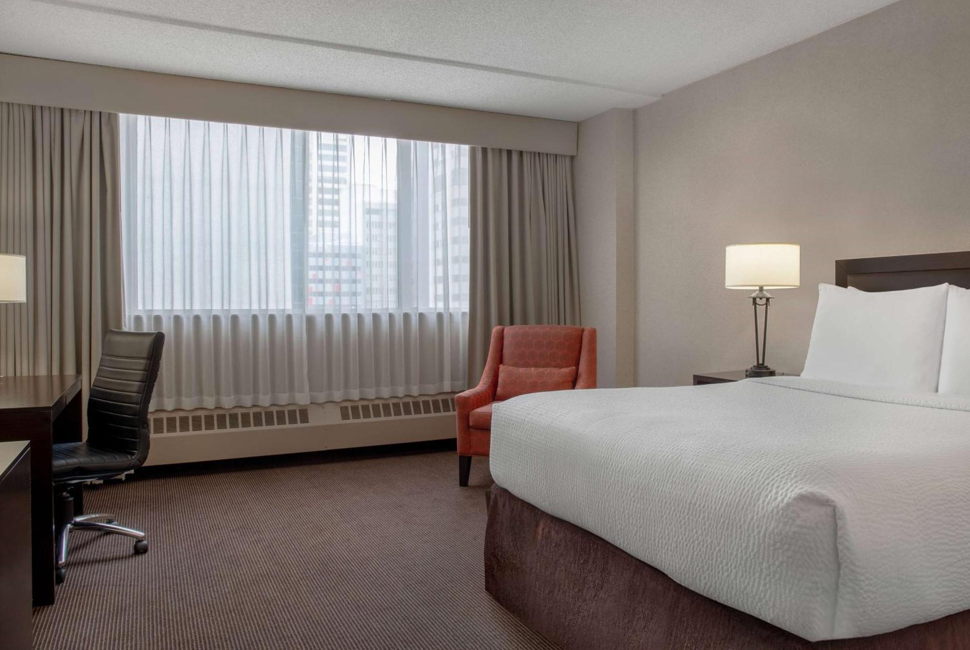 Hotel Ramada Plaza By Wyndham Calgary Downtown Exterior foto