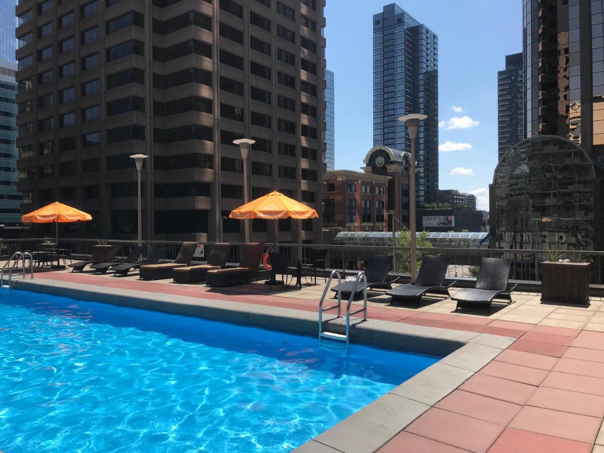 Hotel Ramada Plaza By Wyndham Calgary Downtown Exterior foto
